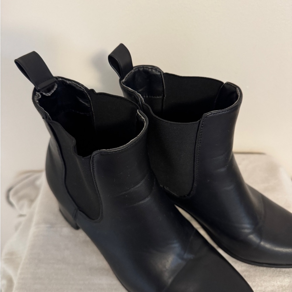 Streetwear Society Black Chelsea Block Heel Ankle Boots - Picture 3 of 6
